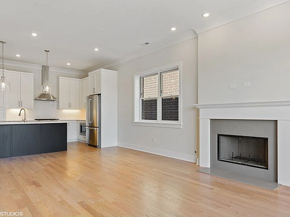 5th image of 3122 N Clybourn Ave #2N