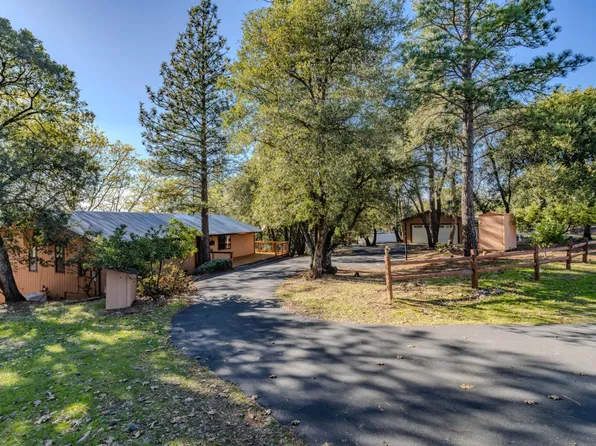 13771 West Ct, Pine Grove, CA 95665