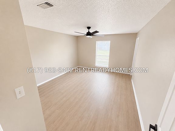 3rd image of 4404 Willow Crest Dr