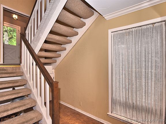 4th image of 27 Cedar Ln #0
