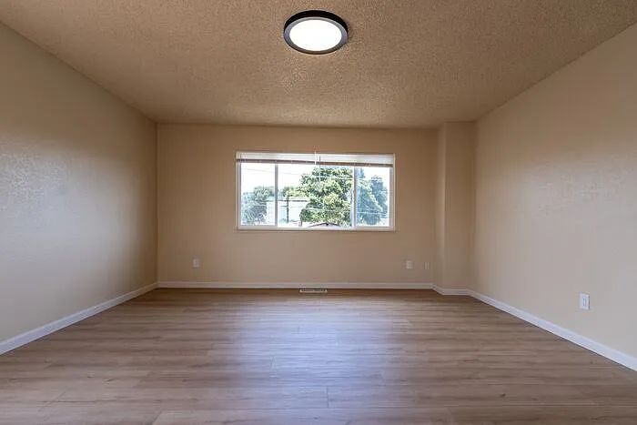 1185 Amador Ave #B — Photo 10
