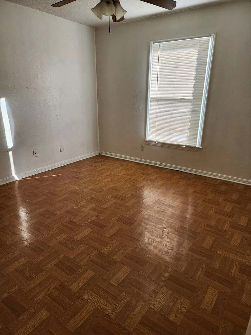 1903 Poage Ave — Photo 4