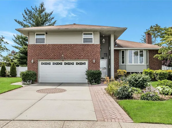 2081 Valentines Road, Westbury, NY 11590