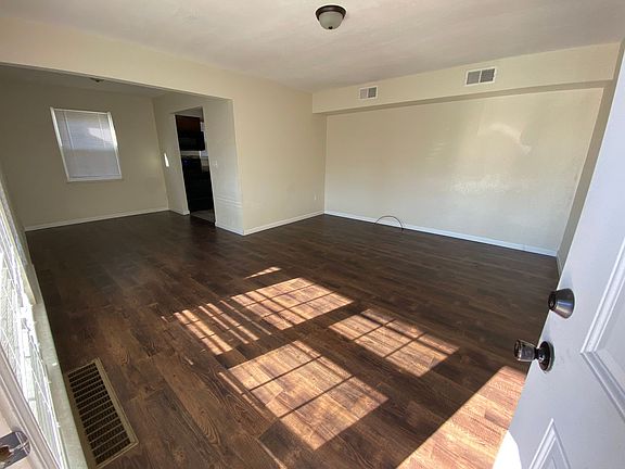 4th image of 170 Westmount Dr APT 5