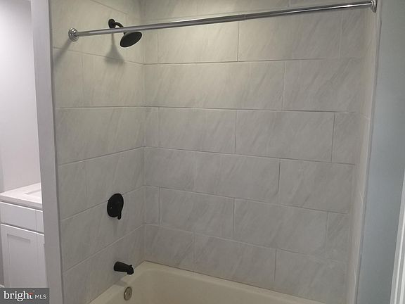 3rd image of 212 Warren St #3