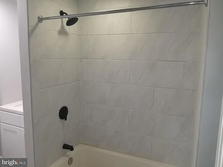 212 Warren St #3 — Photo 3
