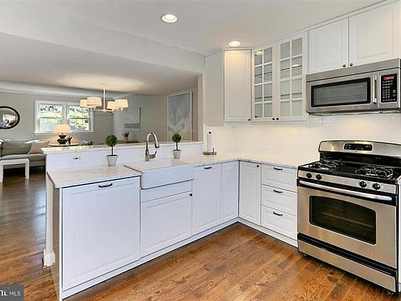 4th image of 2803 Balliett Ct
