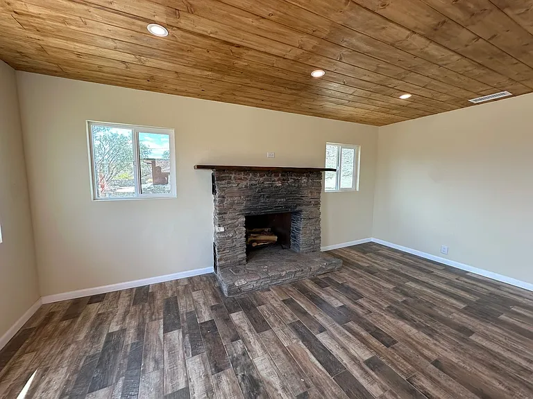 12168 B St — Photo 4
