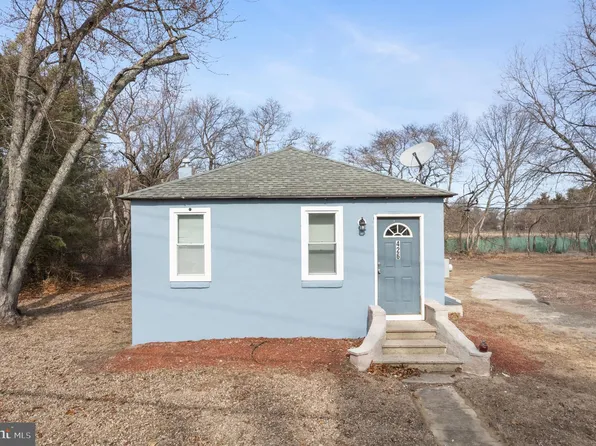 426 Delanco Rd, Beverly, NJ 08010