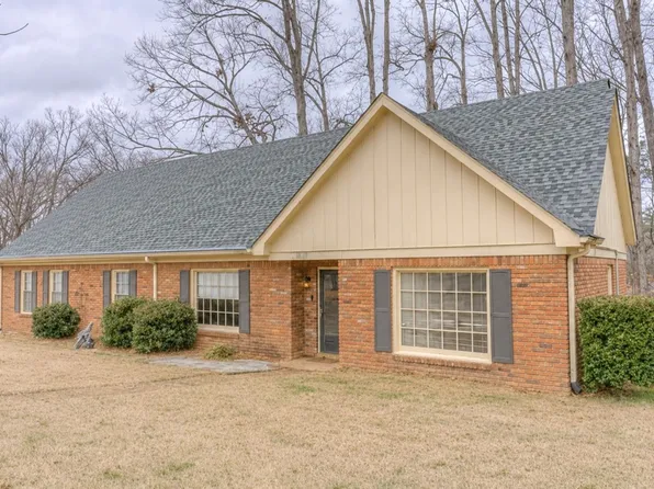 2110 Woodside Dr, Germantown, TN 38138