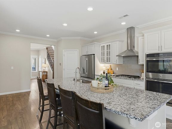 3rd image of 5012 Admiral Street