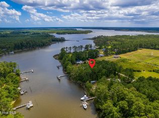 207 Ida Bell Ln, Beaufort, NC 28516