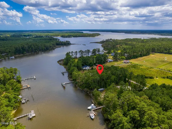207 Ida Bell Lane, Beaufort, NC 28516