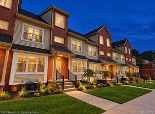 510 Village Ln, Milford, MI 48381