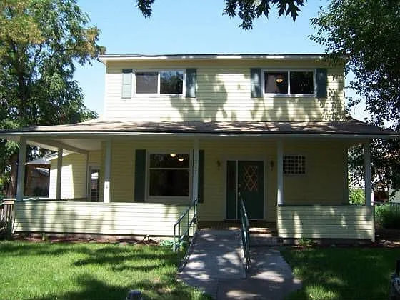 717 W Park St photo 1