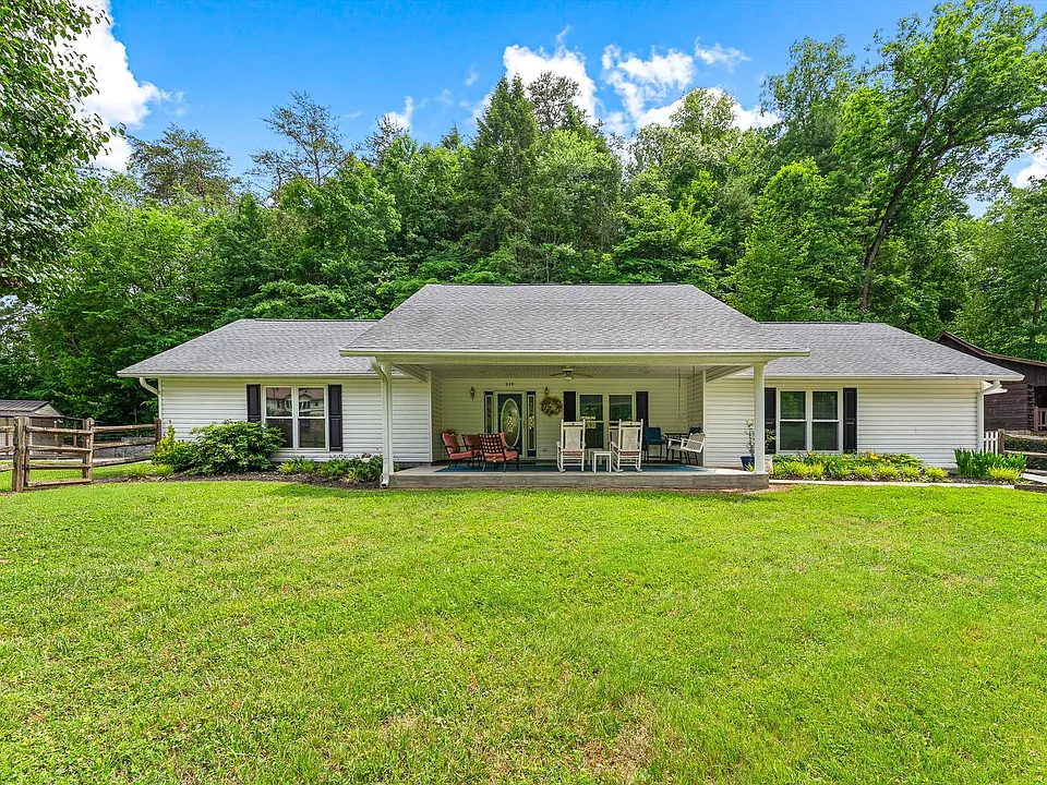 519 Country Oaks Dr