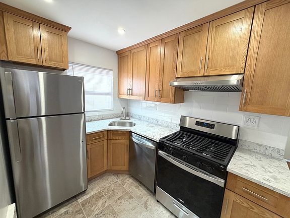 5th image of 20-50 Hazen St #2