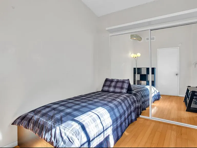 720 Matthisen Cir — Photo 14