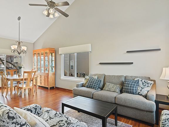 2nd image of 2991 Hillsboro Ln