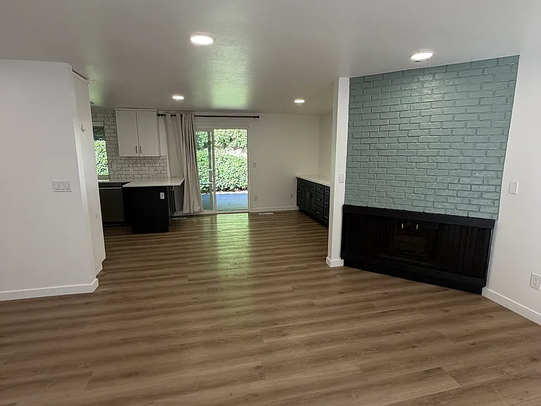17008 NE 2nd Pl — Photo 5