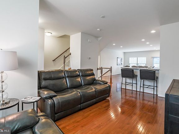 5th image of 139 Norwood Dr