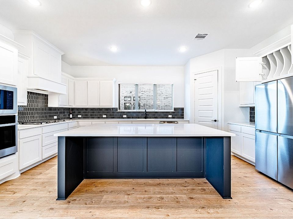 1st image of 513 Fieldstone Ln