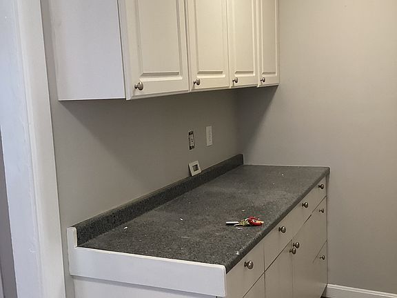 4th image of 9 Charles St #1