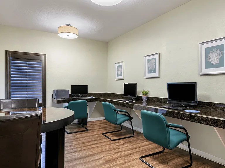 Falcon Trace Apartment Homes — Photo 6