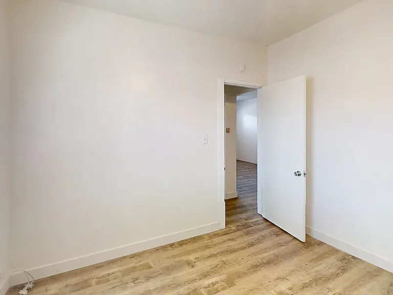 3348 Santa Fe Ave — Photo 5