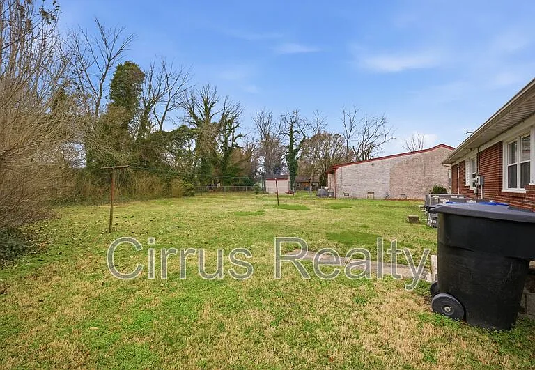 1 Shelby St — Photo 14