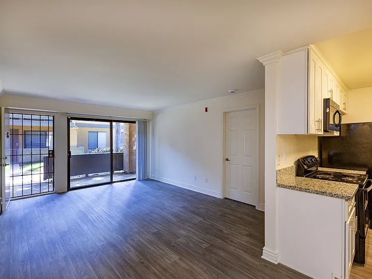 Elan Scripps Terrace — Photo 10