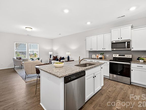 4th image of 835 Scotch Meadows Loop #121