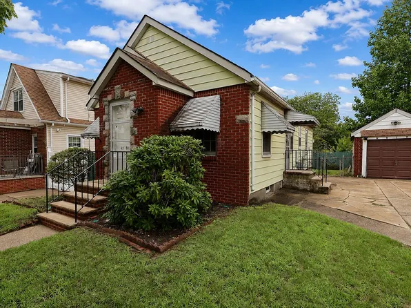 4840 186th St, Fresh Meadows, NY 11365
