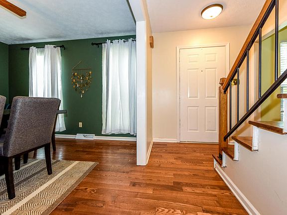2nd image of 1512 Claremont Dr