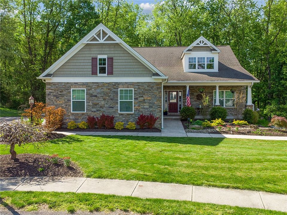 1st image of 113 Stillwater Ln