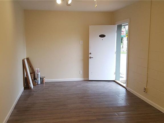 4th image of 722 Shelby Ln #B