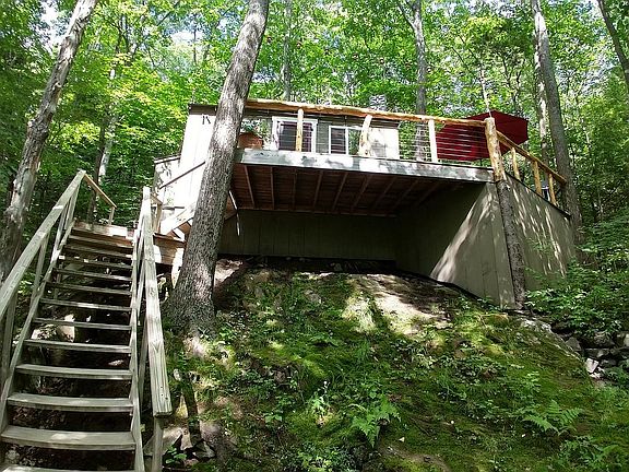 Looking up at the treecabin