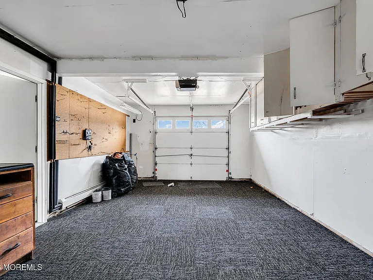 613 Champlain St — Photo 20