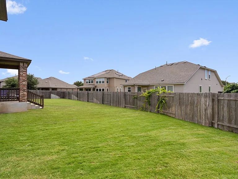 1208 Ravenside Cv — Photo 37