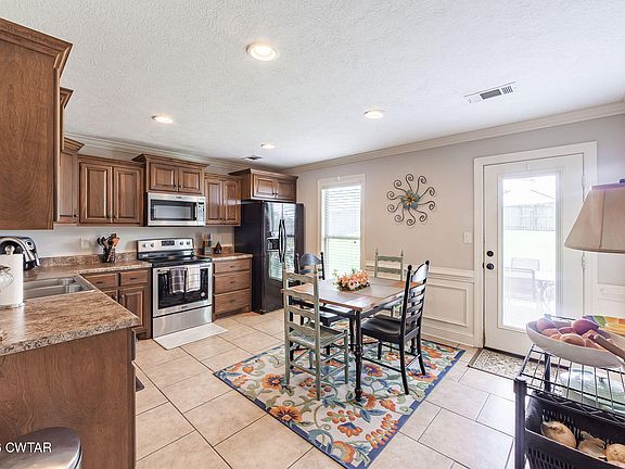 3rd image of 50 Ashberry Ln