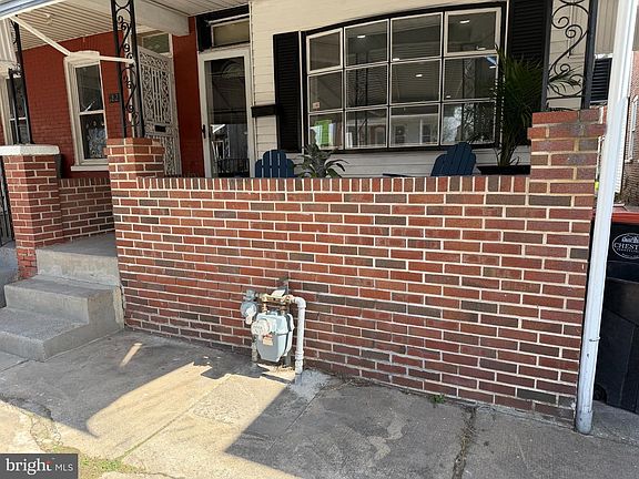 2nd image of 1827 W 4th St