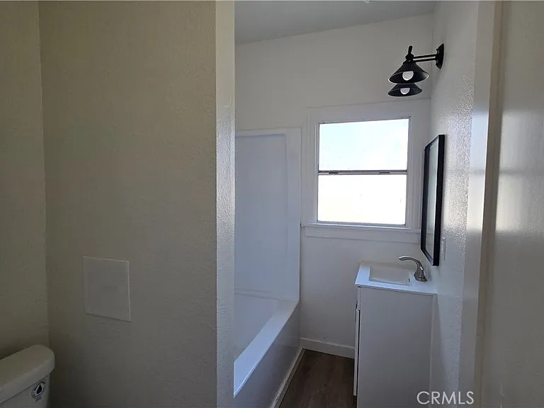 973 N Park Cir #6 — Photo 7