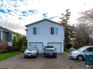 657 E St, Blaine, WA