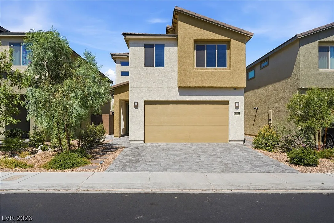 5 bed, 3.0 bath, 2203 sqft, $2,600 — Photo 1