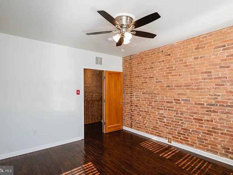 618 S Newkirk St — Photo 15