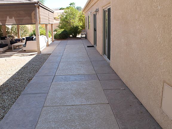 4th image of 1084 Dafne Ln