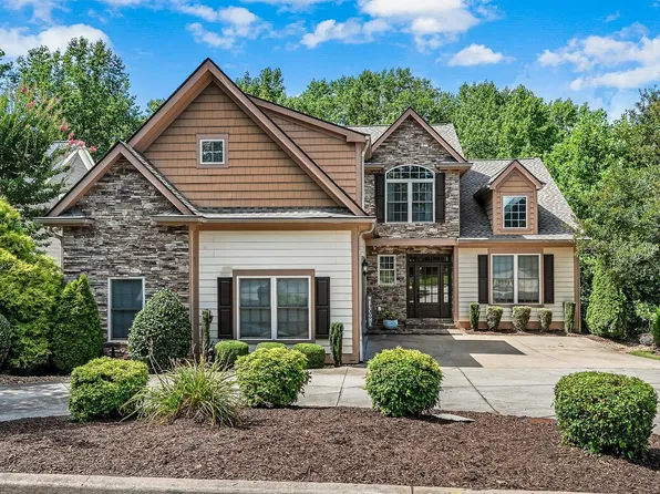 6 Mendenhall Ct, Simpsonville, SC 29681