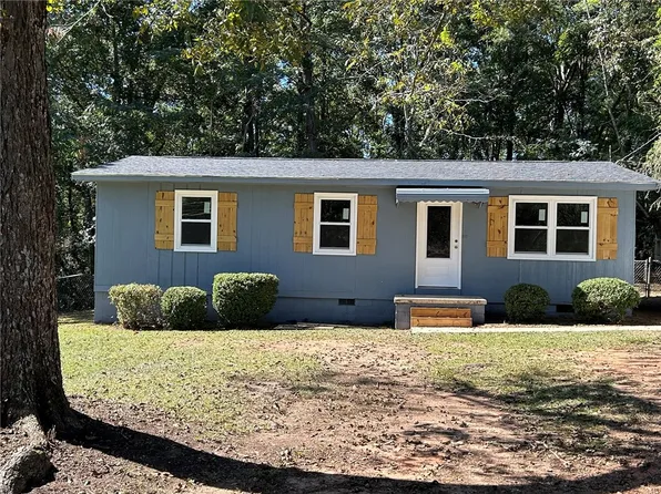 124 Denna Dr, Valley, AL 36854