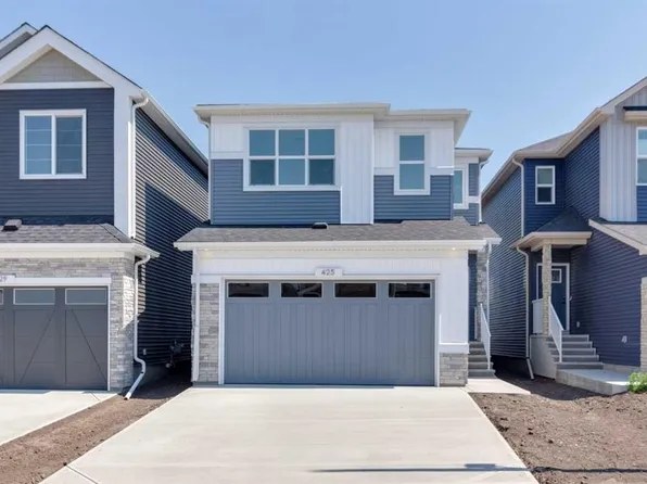 425 W Lewiston Lndg NE, Calgary, AB T3P 2H8