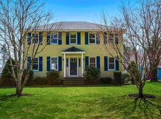 11 Philbrick St, Hudson, NH 03051